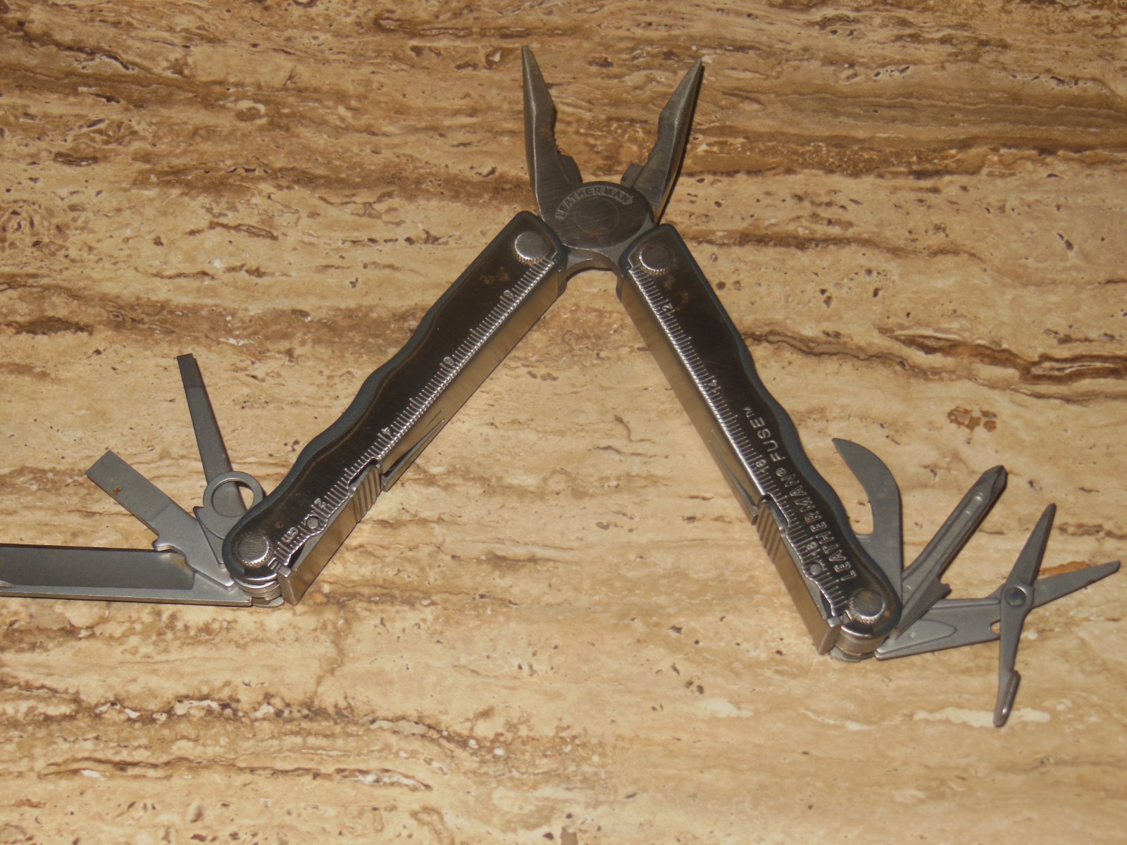 Leatherman Fuse Multi Tool with Leather Case Camping Hiking Hunting
