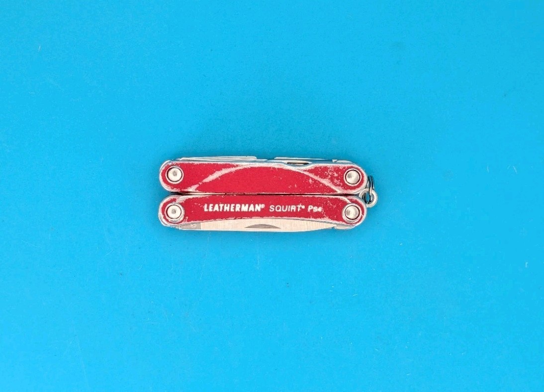 Leatherman SQUIRT PS4 Multi-Tool With Pliers Scissors Knife RED!