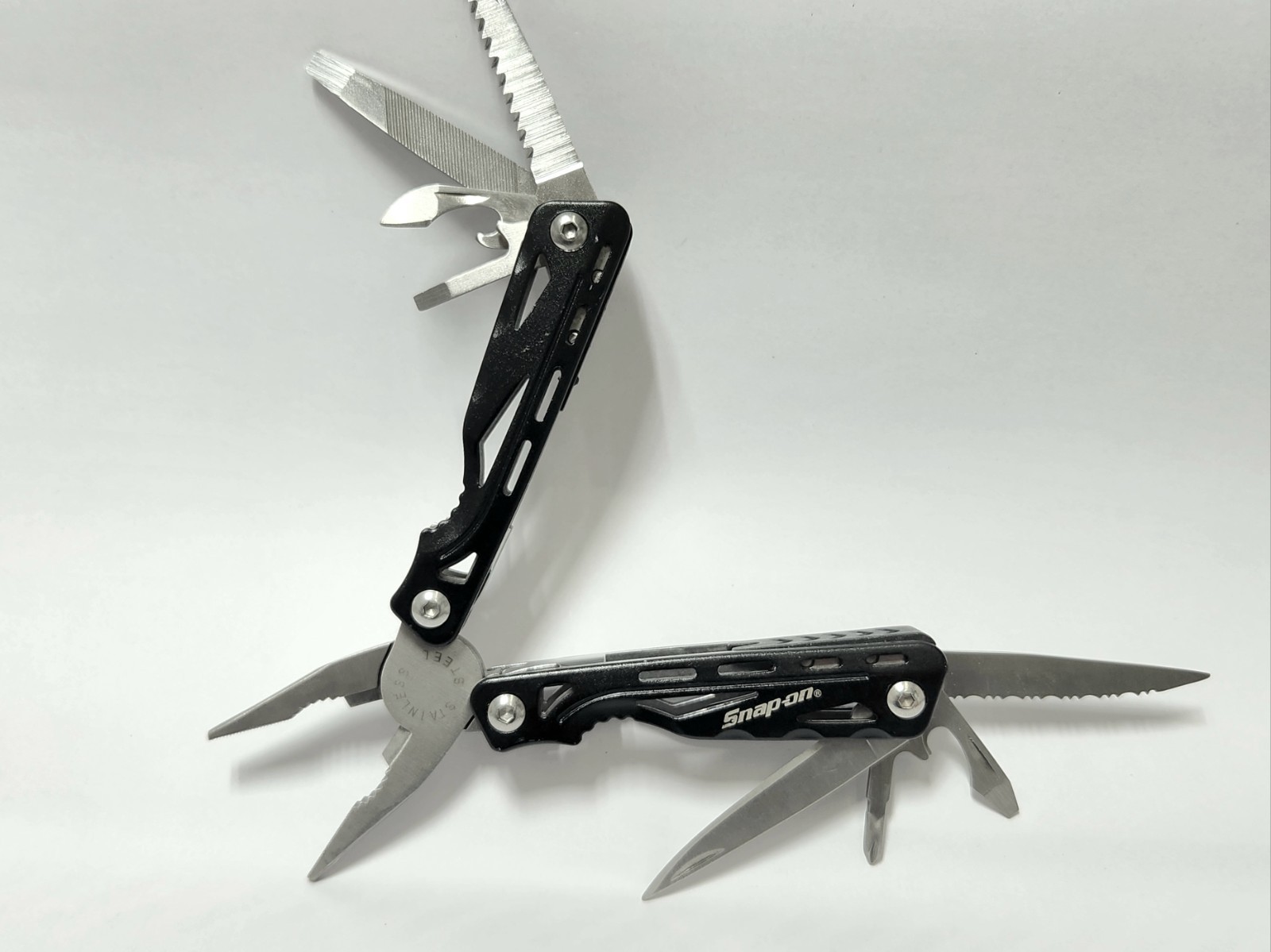 Snap On 13-in-1 Pocket Multi Tool Stainless Steel Black