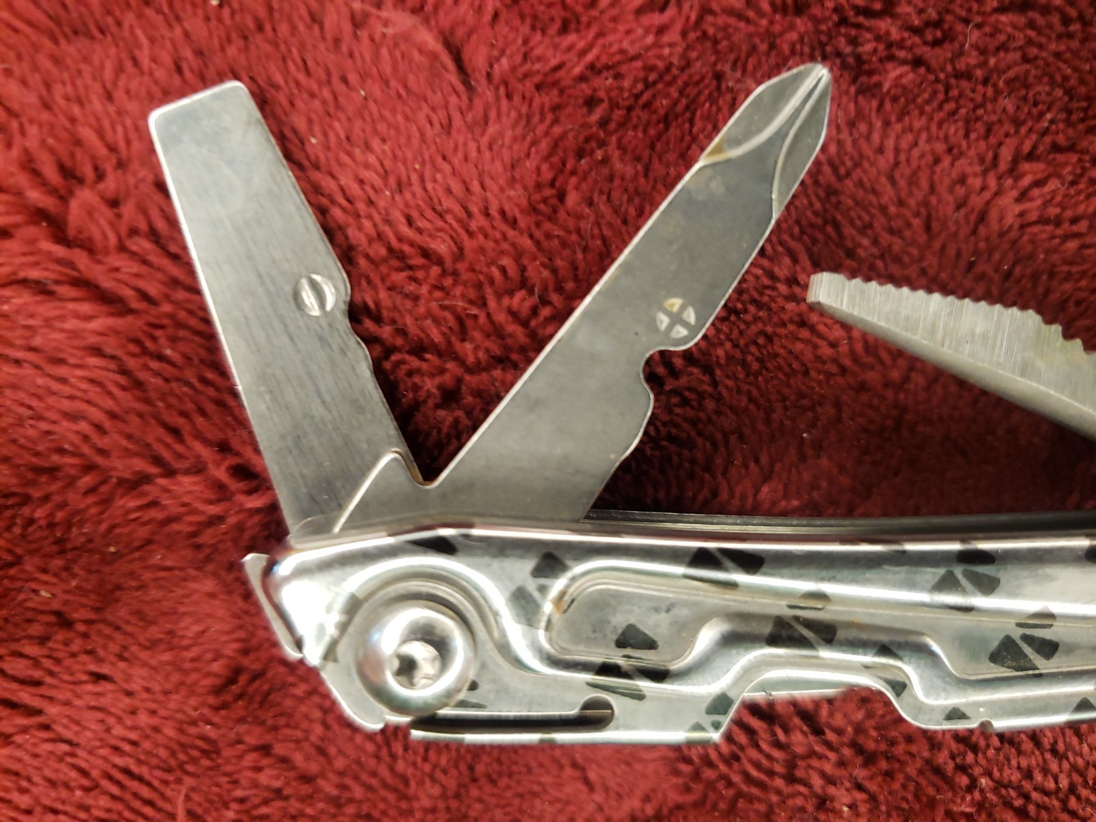 Leatherman Rev Multi Tool Knife Pliers Earlytrade print