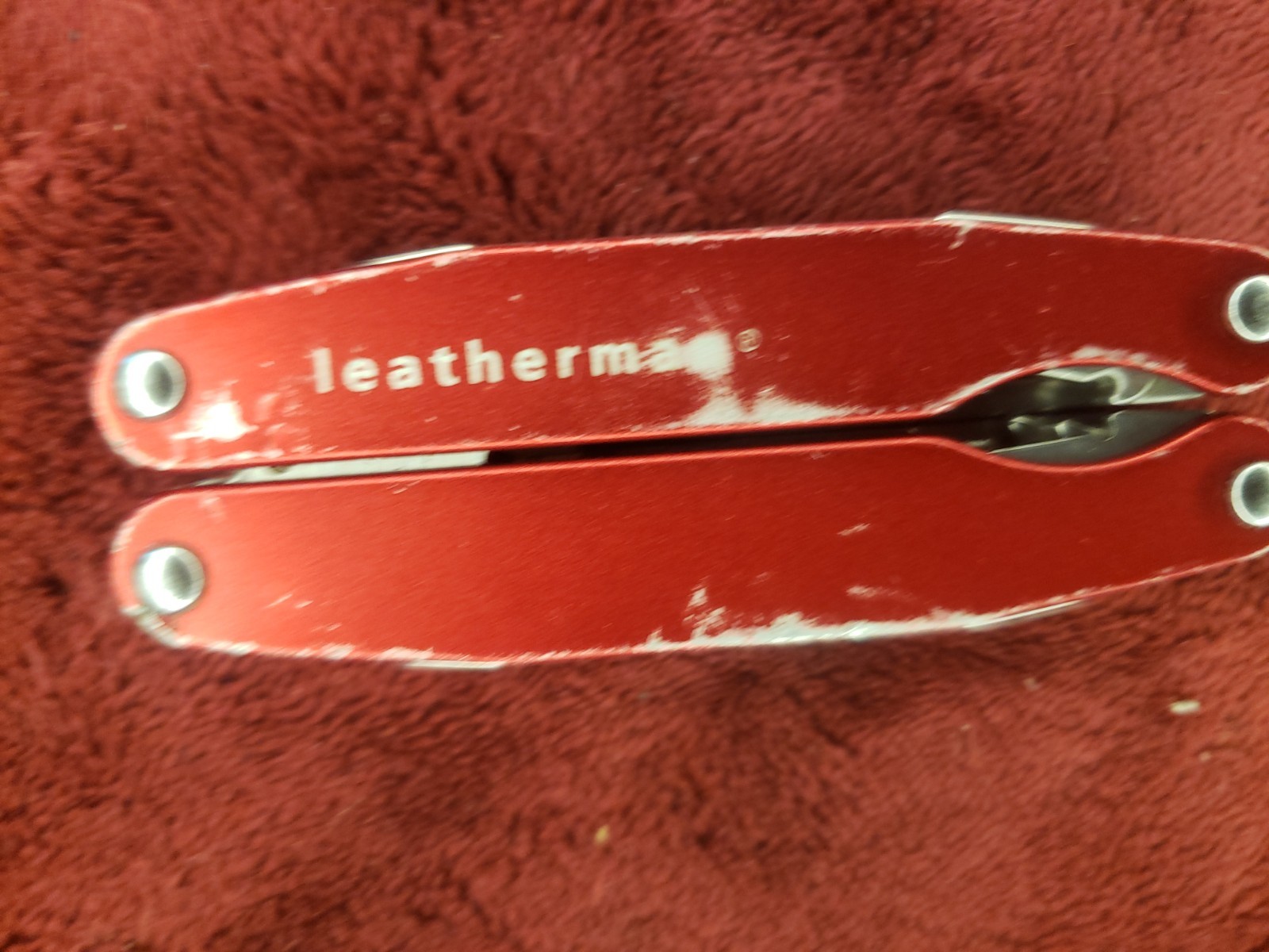 Leatherman Juice SC2 Red Retired Knife Multi Tool! RARE Read