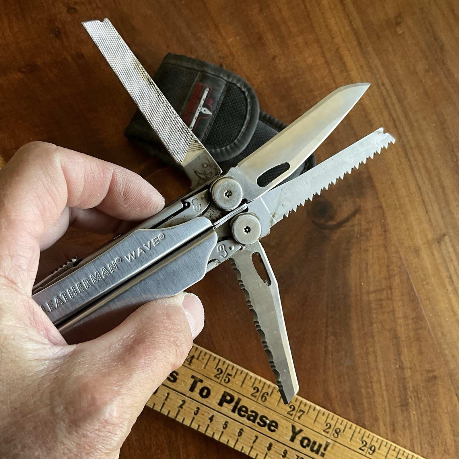 Leatherman WAVE Multi-Tool Date Code 0407 (Apr 2007) with Sheath