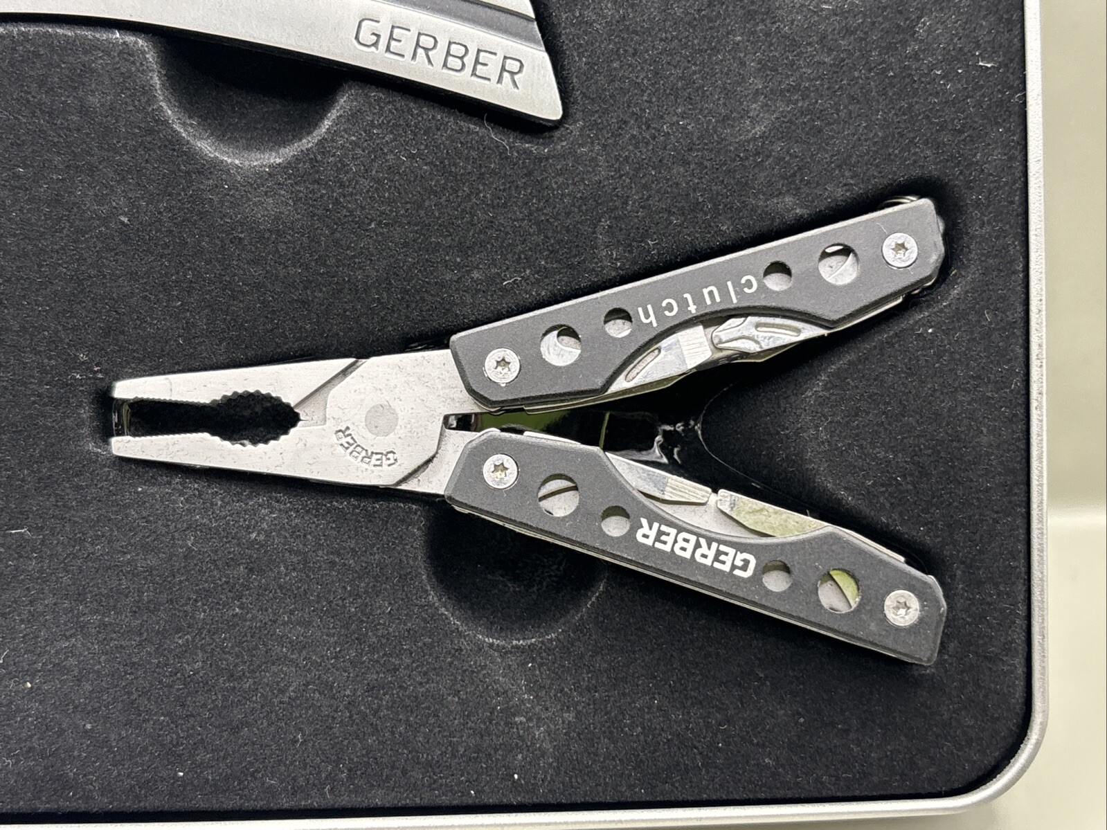 Gerber Traverse Serrated Edge Knife & Clutch Mini Multi Tool Combo Novelty Gift