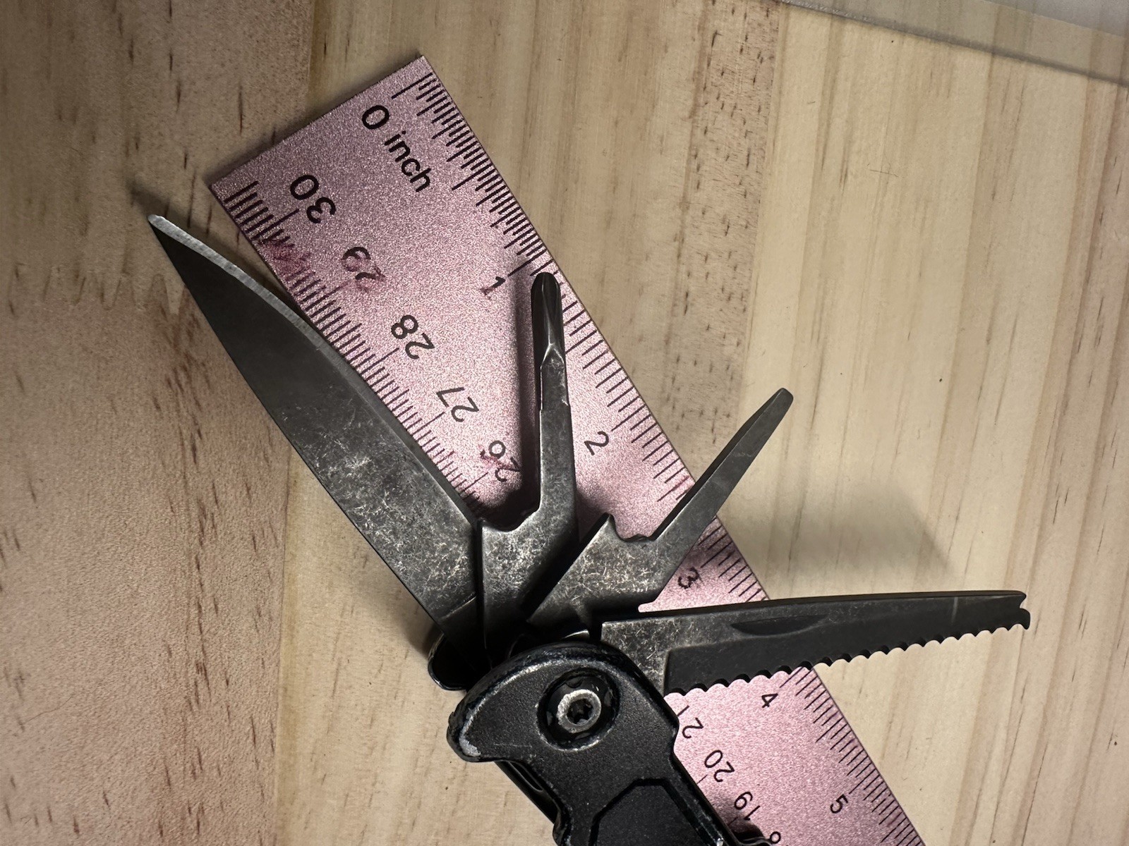 Hyper Tough 10-in-1 Multi-tool Letterman Style Locking