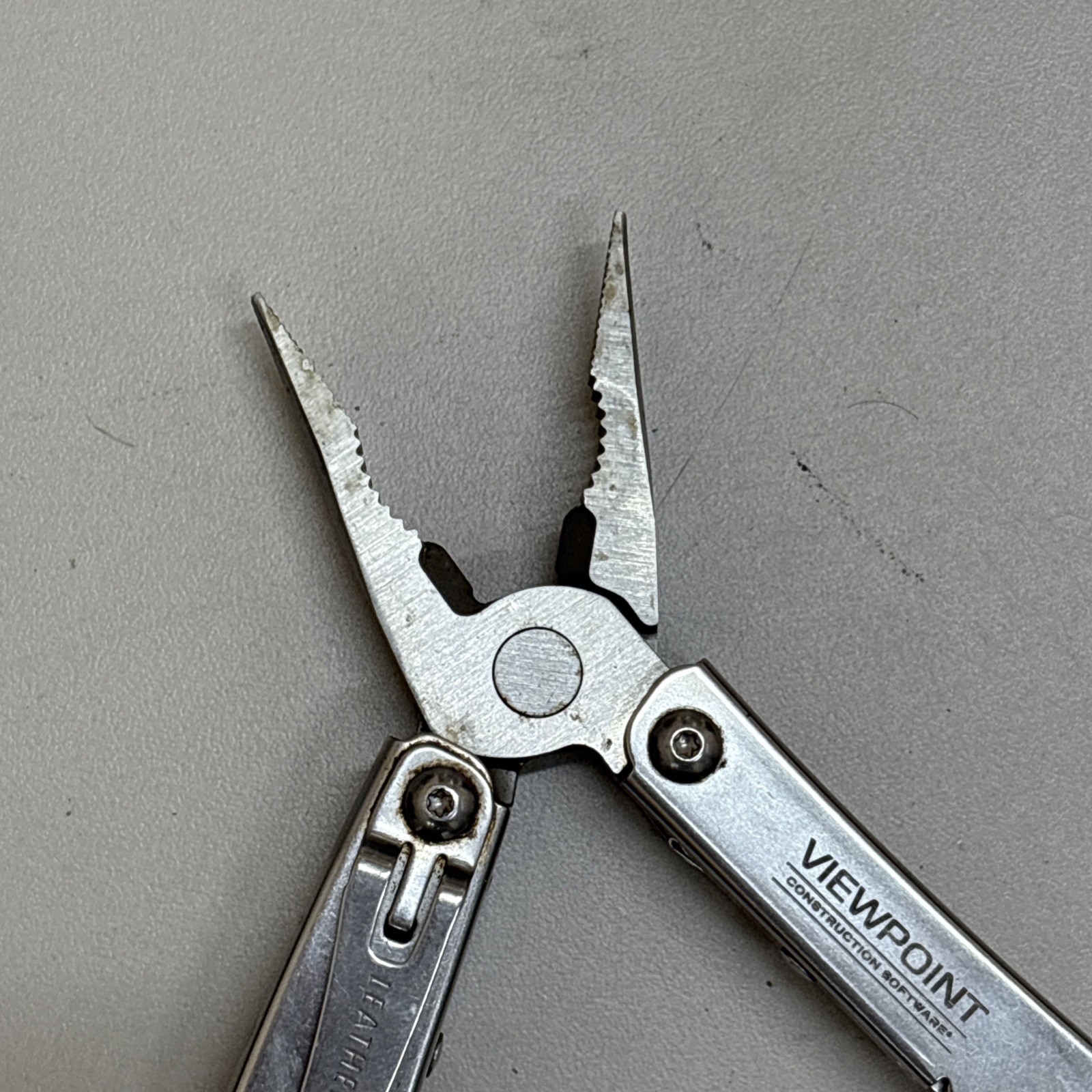 Leatherman Wingman Multitool with 14 tools Needle Nose pliers, wire cutter (036)