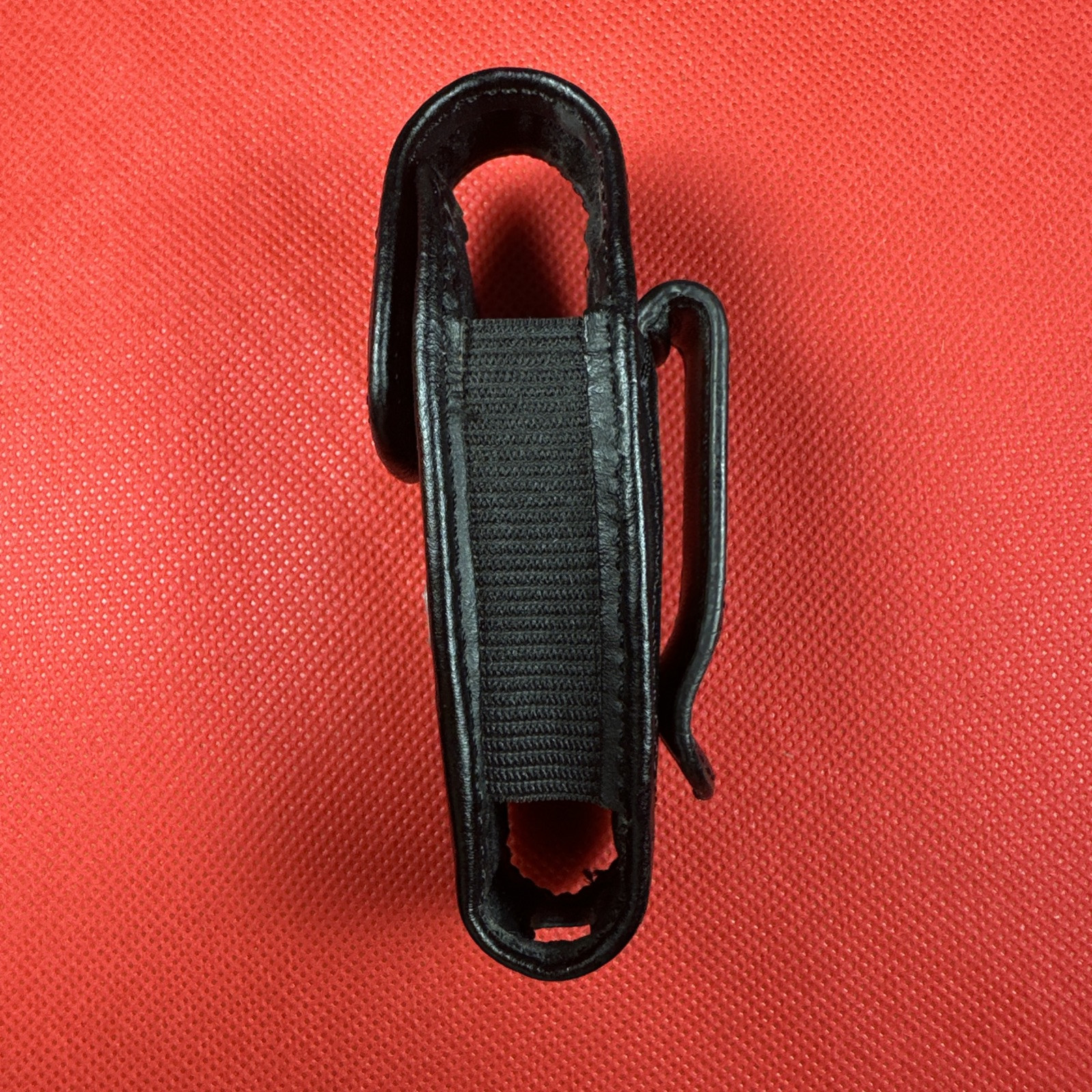 Retired Red Gen 1 Pat pending Leatherman Juice C2 Multitool + pouch.
