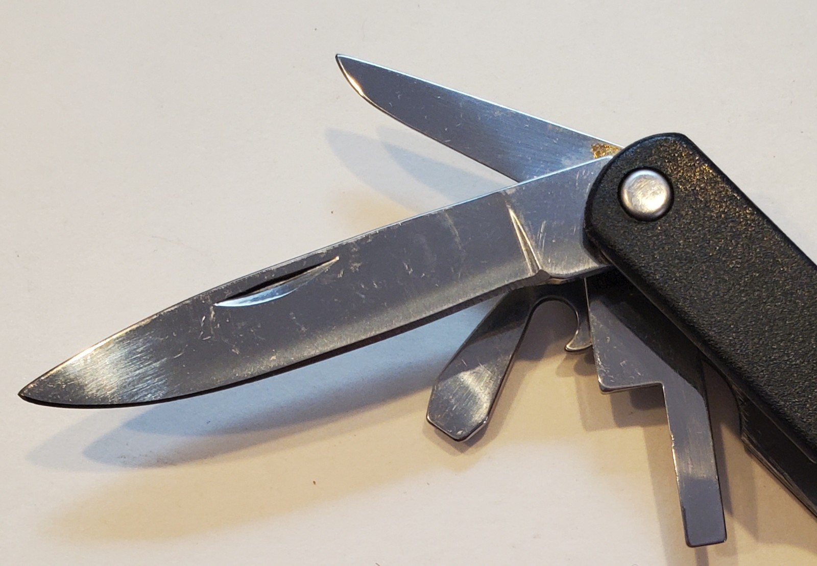 Excellent Lightly Used Stainless Steel 13 Item Multi-Tool w/Nylon Case UGC China