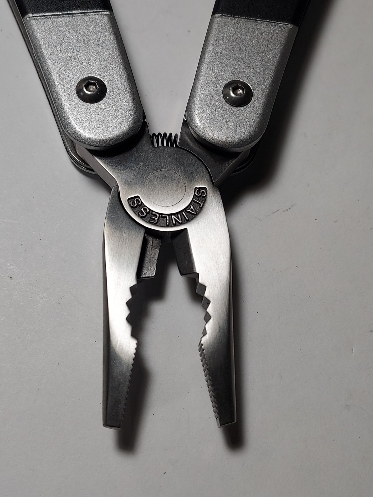 Blackstone Multi Tool with Nylon Pouch – Pliers, Knife, Screwdrivers