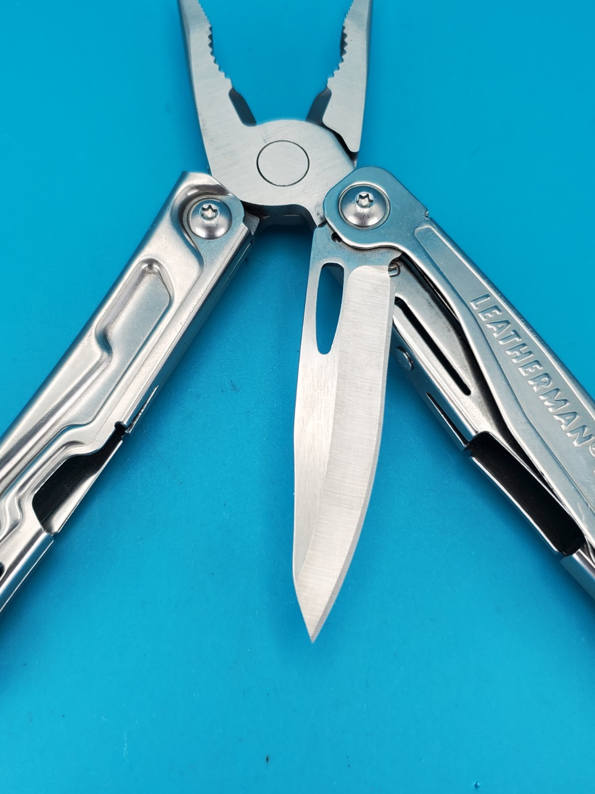 Leatherman Bolster 13 Tool Stainless Steel Multi-Tool!