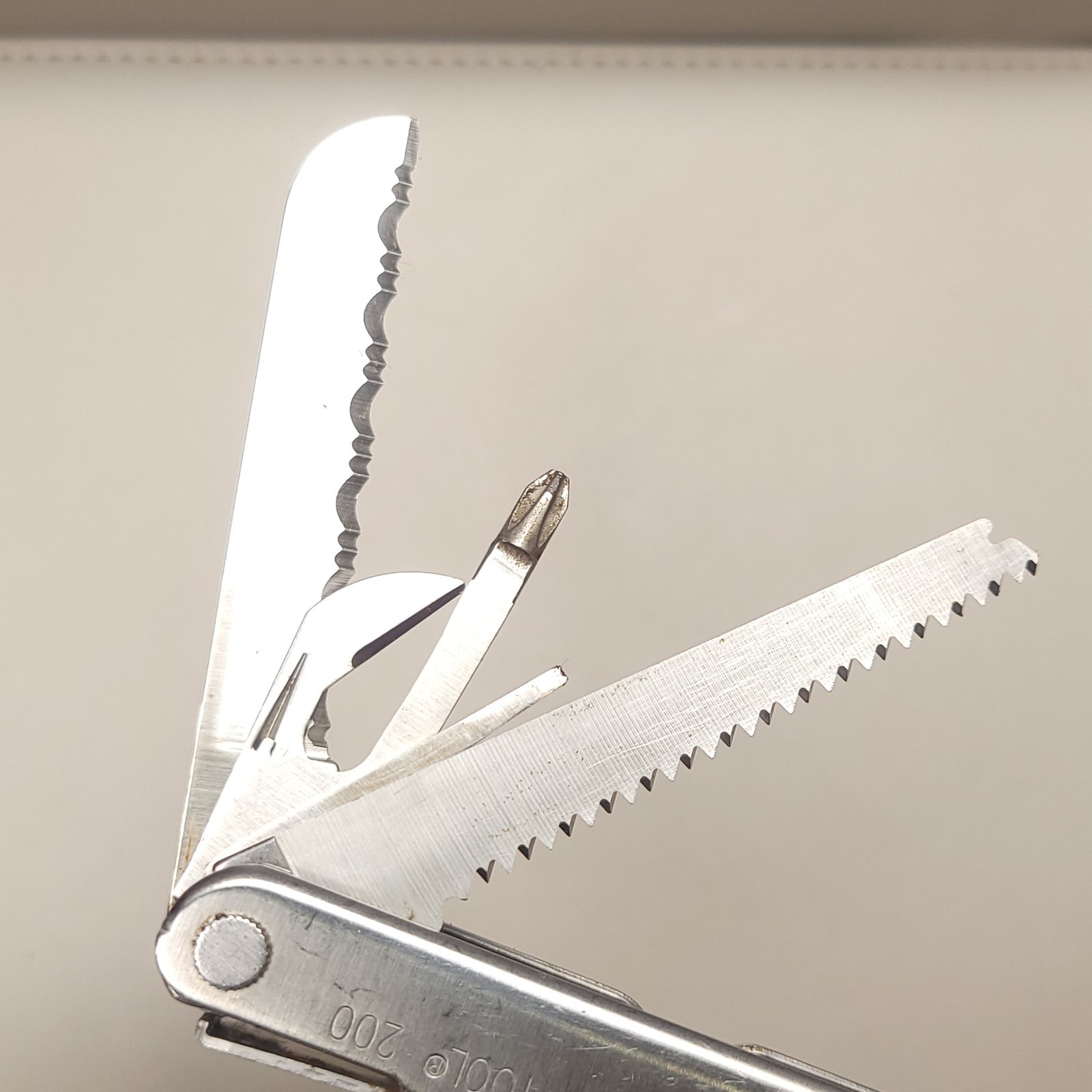 Leatherman Super Tool 200 Multi-Tool Pliers Saw Knife USA Made