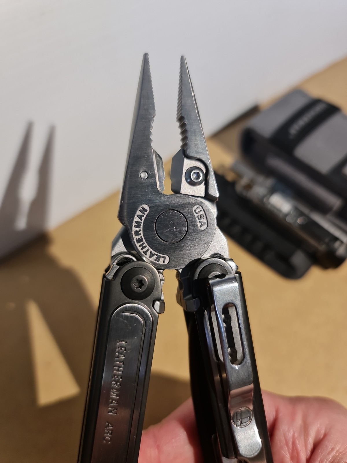 Leatherman ARC Multi Tool MagnaCut Blade With Ratchet / Bit Kit / Led Torch