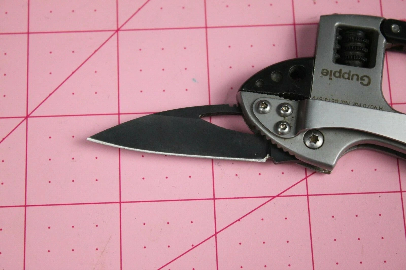 COLLECTIBLE CRKT GUPPIE MULTI TOOL W/BIT GOOD CONDITION