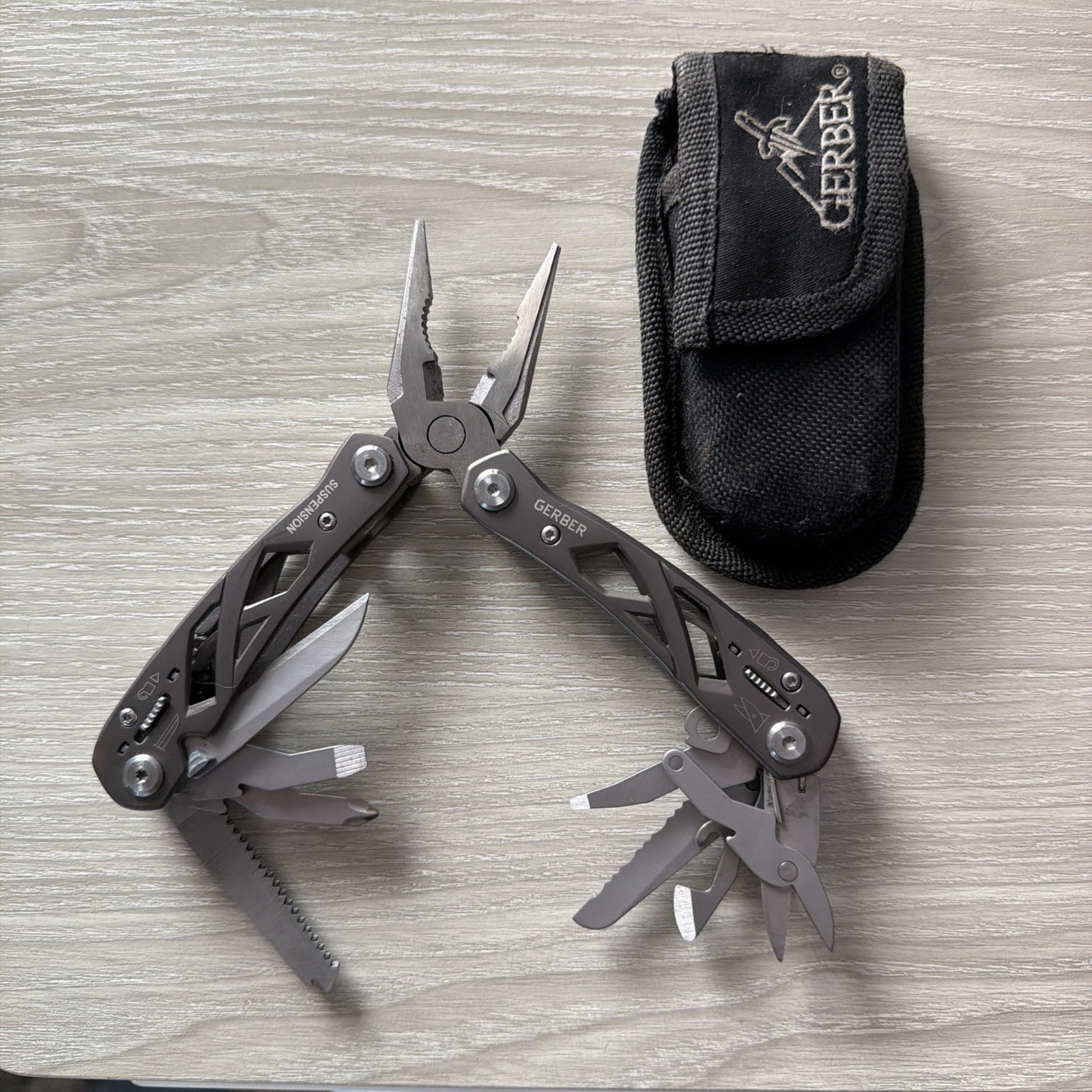Gerber Suspension Multi Tool Pliers Inc Sheath Pre-owned Good Condition