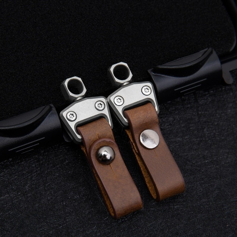 Titanium Alloy Rings Leather Car Keychain Clip Heavy Duty Belt Clip Carabiner
