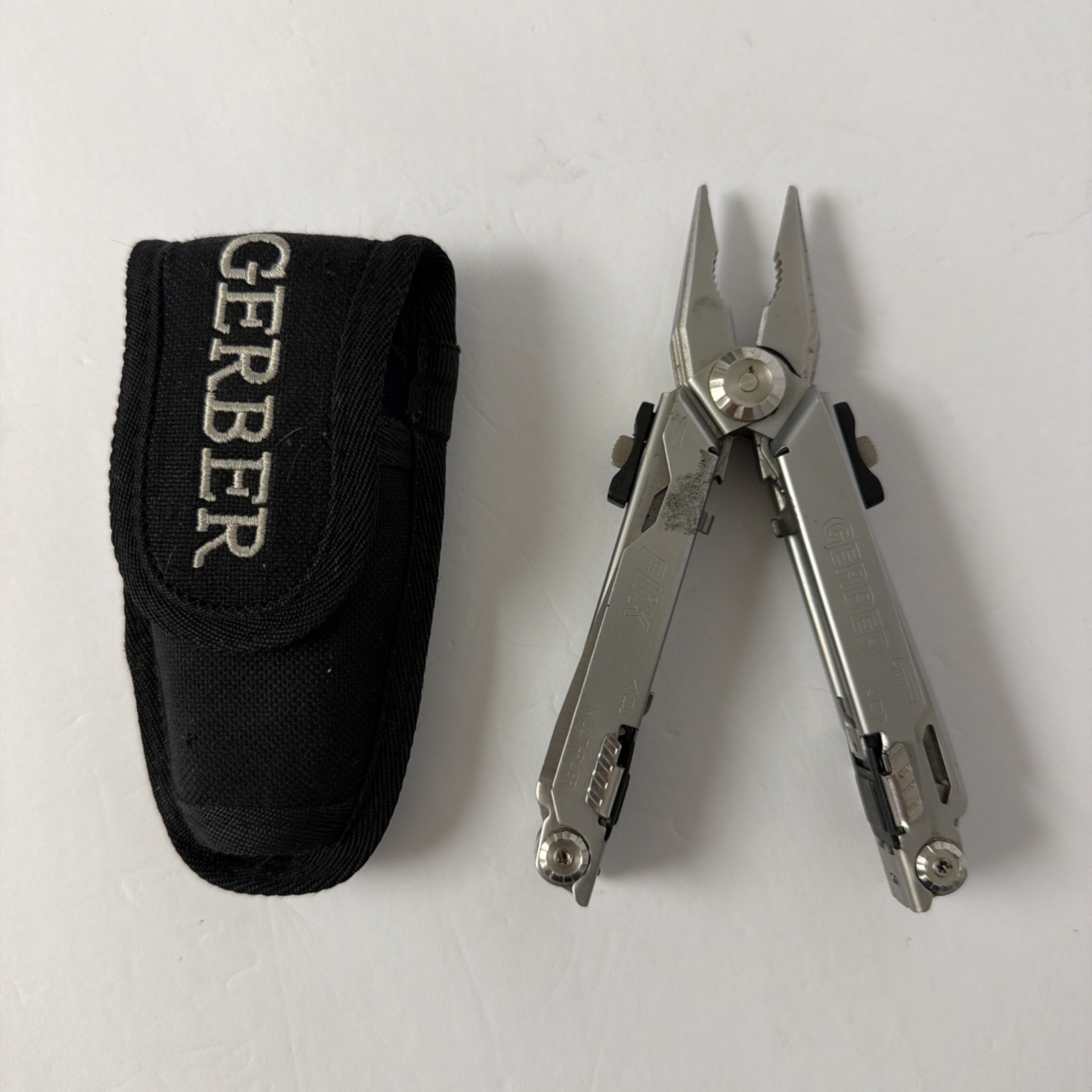 Gerber FLIK Fishrman MultiPlier Multitool with Sheath
