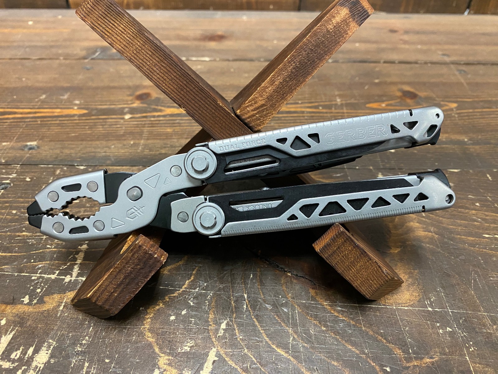 Gerber Dual Force Multi-Tool | 12 tools | 12oz | Stainless | 3.25″ Blade | Lock