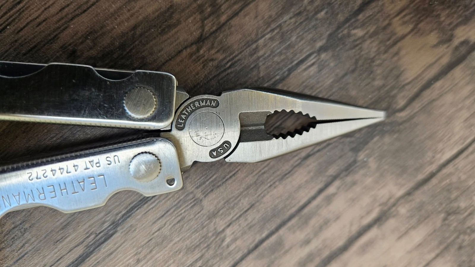 Leatherman MINI TOOL Multitool Variant w/US PAT 4744272 A8