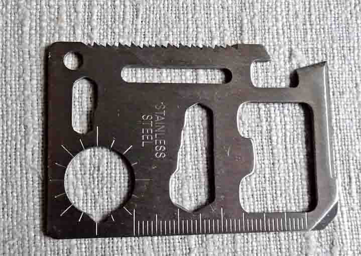 Multifunktionswerkzeug Survival Tool Edelstahl Säge Dosen-/ Kapselöffner Messer