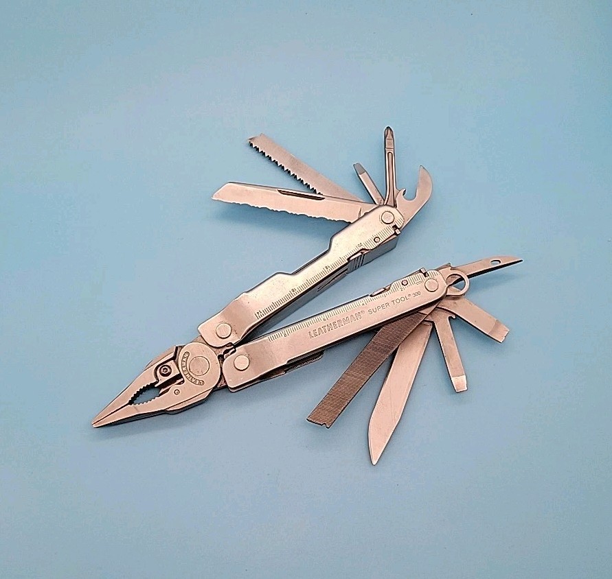 Leatherman Super Tool 300 Multi-Tool – Dated 1011 – Pliers, Knife, Saw, File