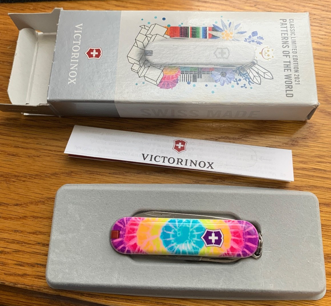 Victorinox – Tie Dye Classic SD – Swiss Army ***ORIGINAL BOX***
