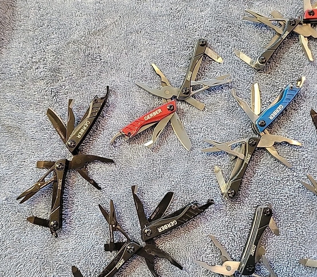 Gerber Dime Mini Keychain Multi-Tool – LOT OF 8 – Knife – Pliers – Scissors