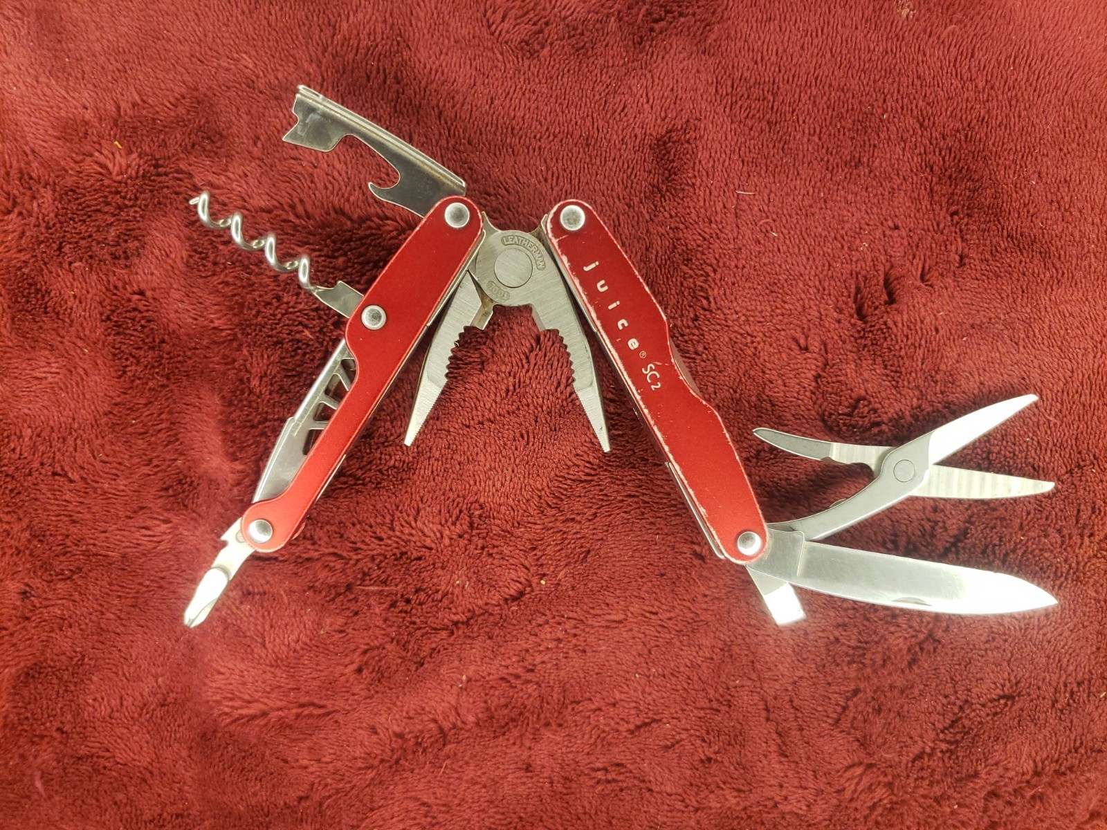 Leatherman Juice SC2 Red Retired Knife Multi Tool! RARE Read