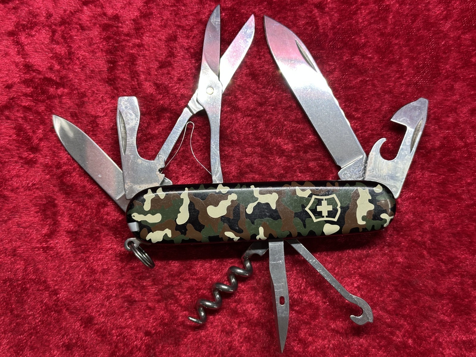 Victorinox Climber Green Camo Swiss Army Knife 11 Tool 3 Layer Random Pick (415)