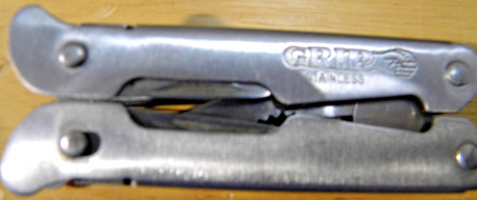 GRIP Multi-Tool Pliers, Knife, Bottle Opener, Screwdriver w/Leatherman Sheath