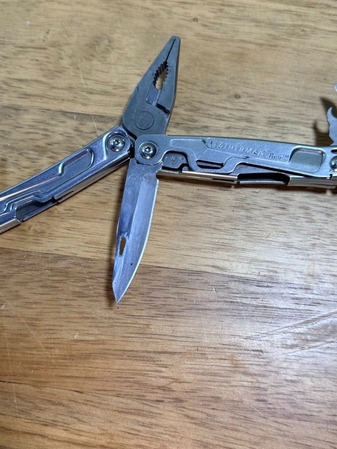 Leatherman Rev Stainless Steel Multi-Tool Pocket Clip Pliers Knife EDC Tool Used
