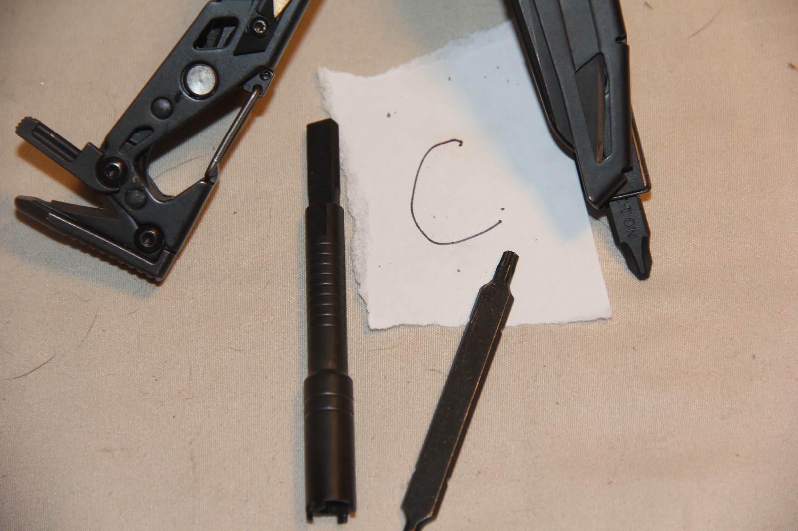 Leatherman MUT Tactical Multi Tool with BROWN Molle Sheath – Black NEW.