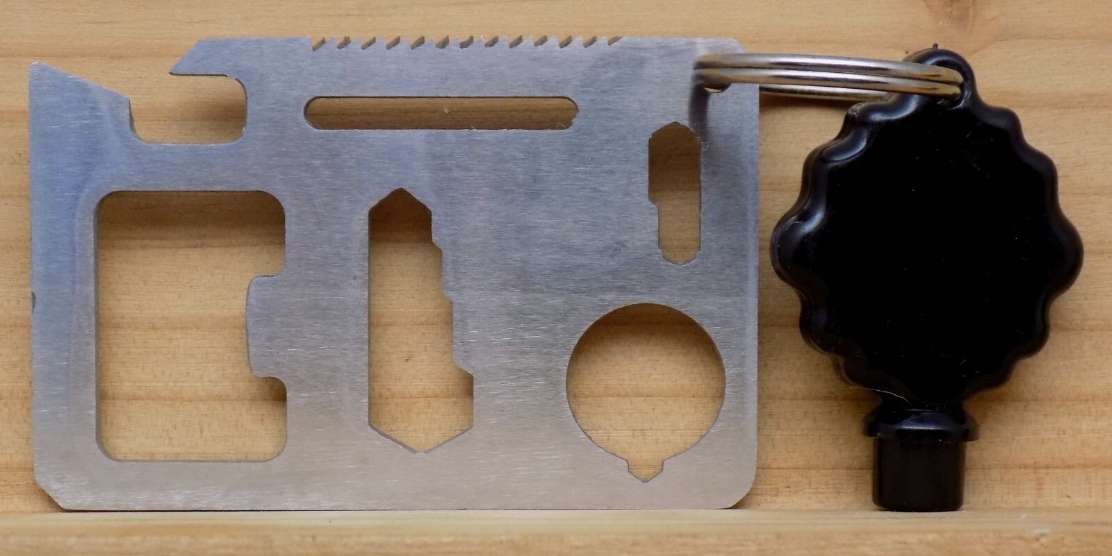 SLIM CREDIT CARD SIZE MULTI-TOOL