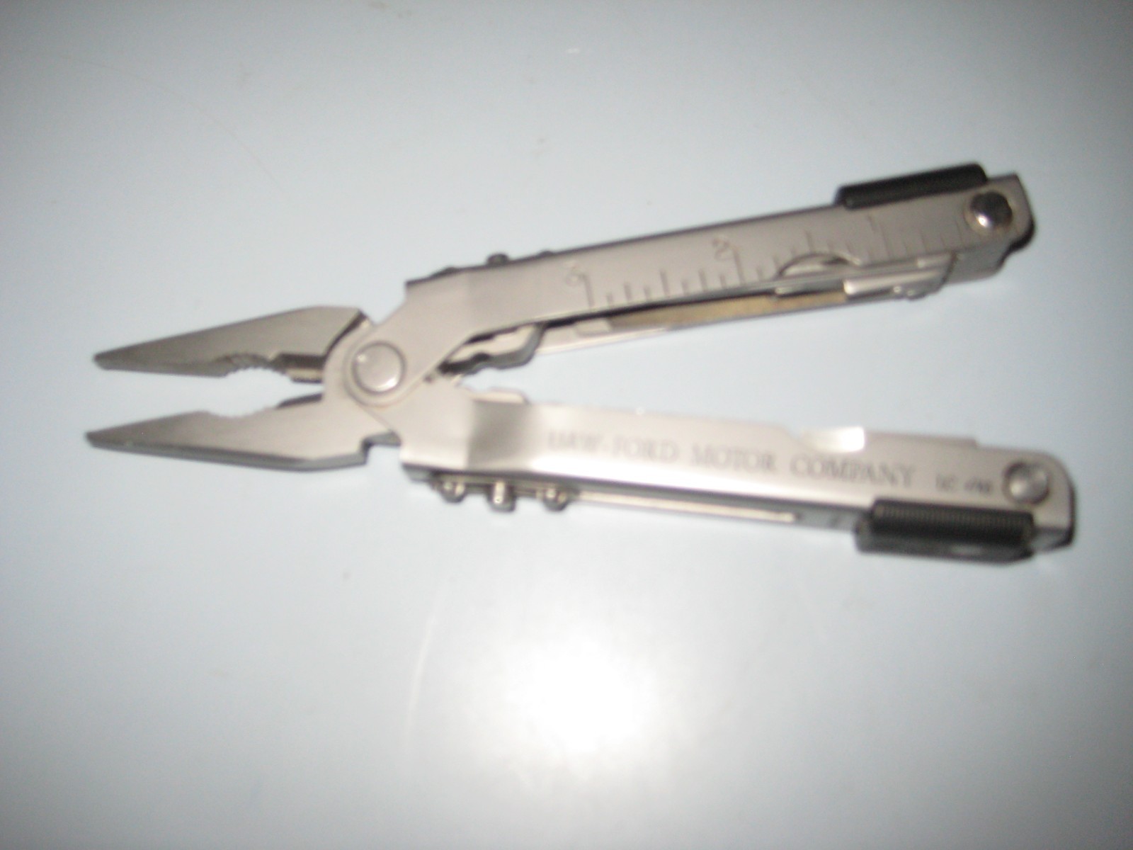 Ford Motor Company UAW GERBER Multi-Plier 600 MP600