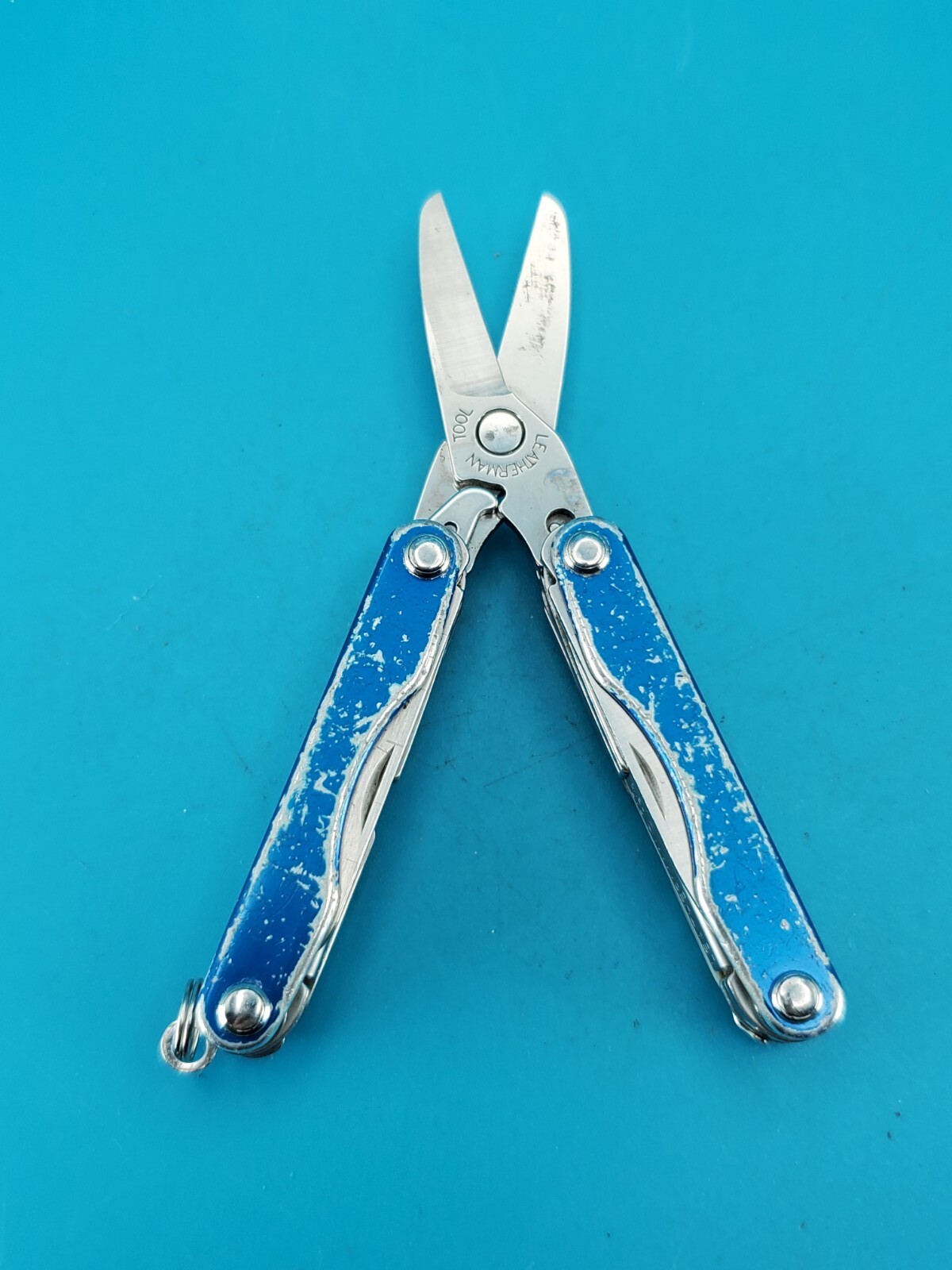 Leatherman “Squirt S4” Stainless Steel Multi Tool! BLUE!