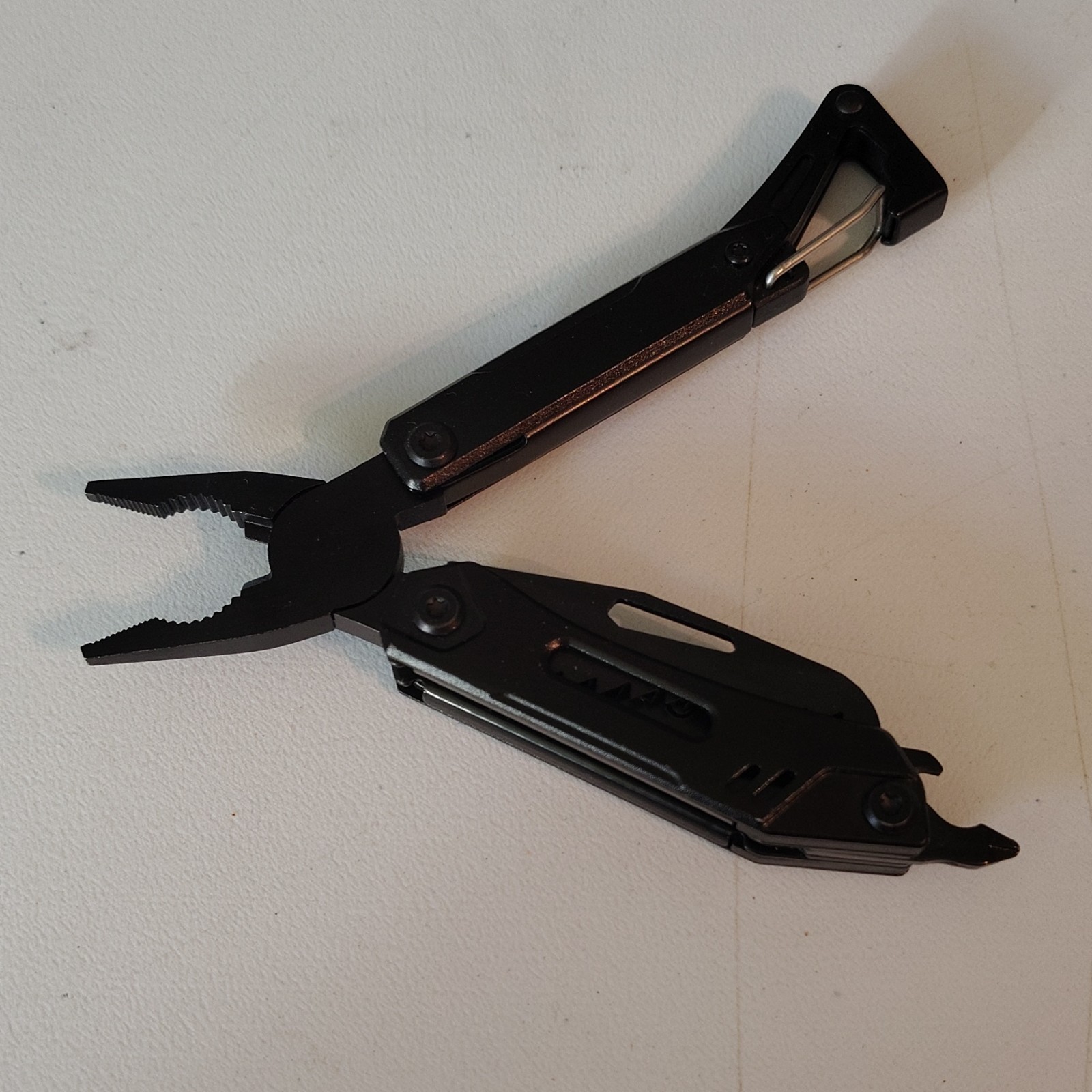 Pursuit Black Multi-Tool Metal Plier & Partially Serrated Stainless Steel Knife