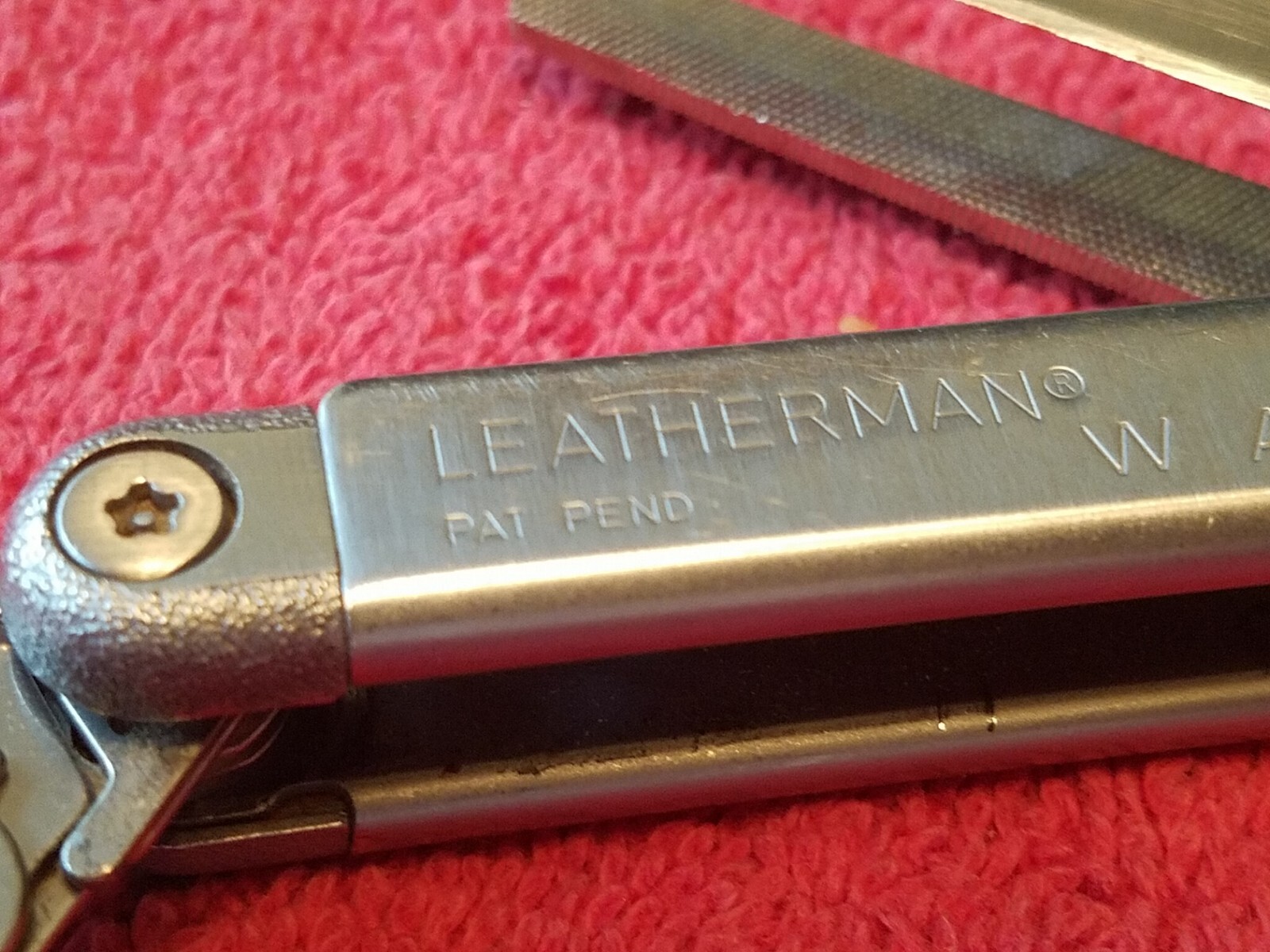 Leatherman “WAVE” Stainless Steel Multi Tool with Leather Sheath 1998 USA