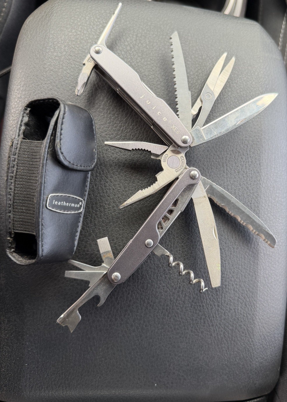 1 Leatherman XE6 JUICE Multi Tool RARE with Carey case pouch