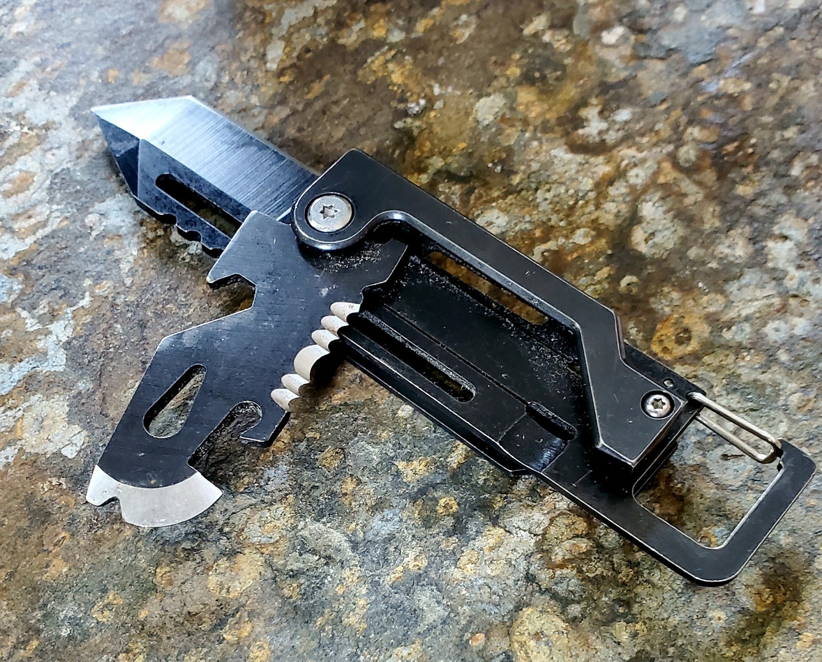 EDCfans Knife, Multitool, Tanto Pocket Knife with Key Clip
