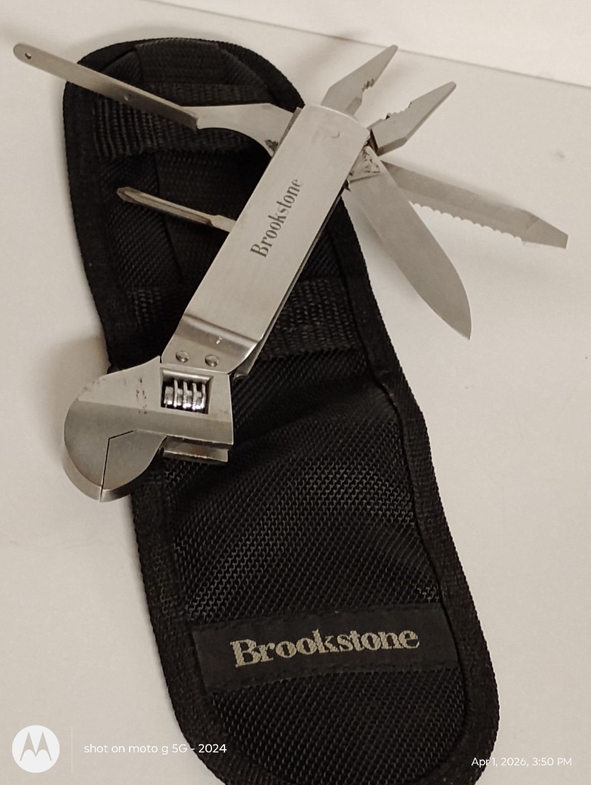 BROOKSTONE 8IN1 MULTITOOL WITH BLADE, & CASE, SILVER COLOR STAINLESS , ( OF