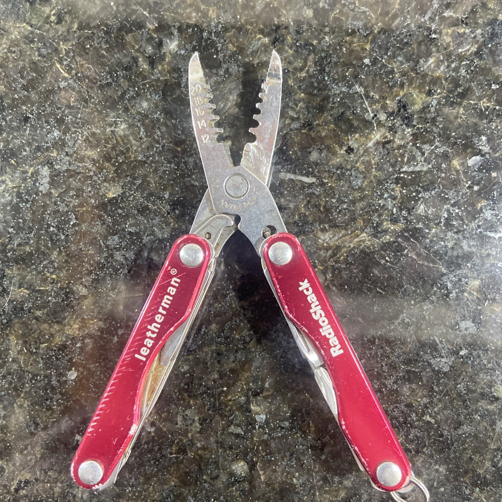 Leatherman Squirt E4 Radio Shack Electrical Multi-tool Rare Retired Pocket Knife