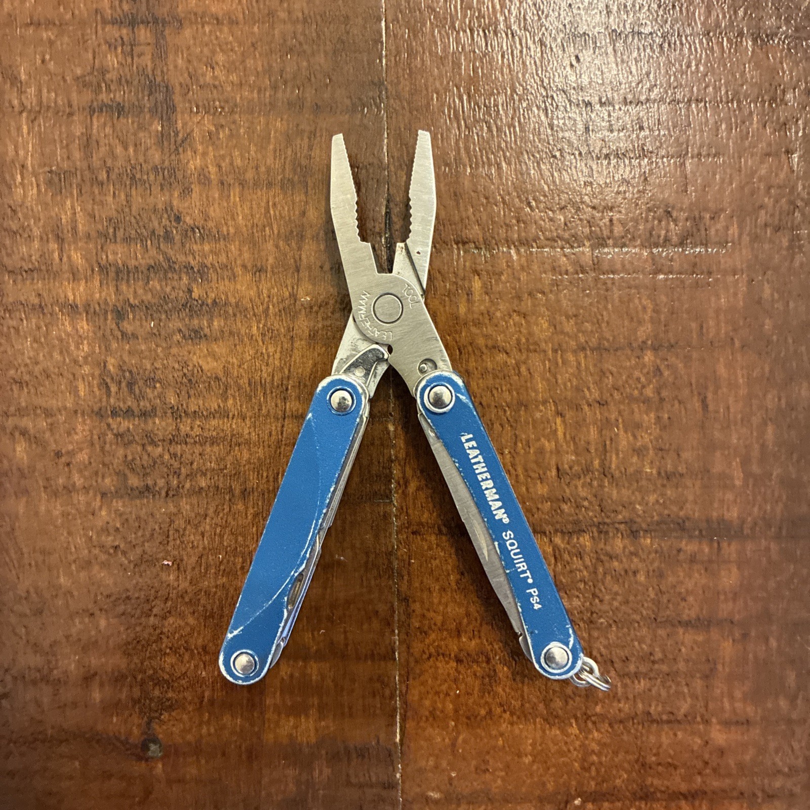 Leatherman Squirt PS4 Multi Tool, Knife, Pliers – Blue – Pat Pend – Excellent