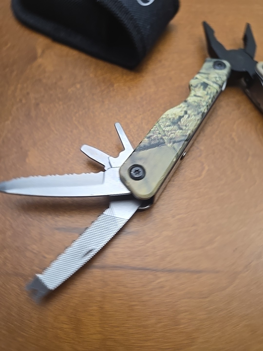 MOSSY OAK 13-in-1 Folding Multi Tool Plier Portable Pocket Knife for Camping USA
