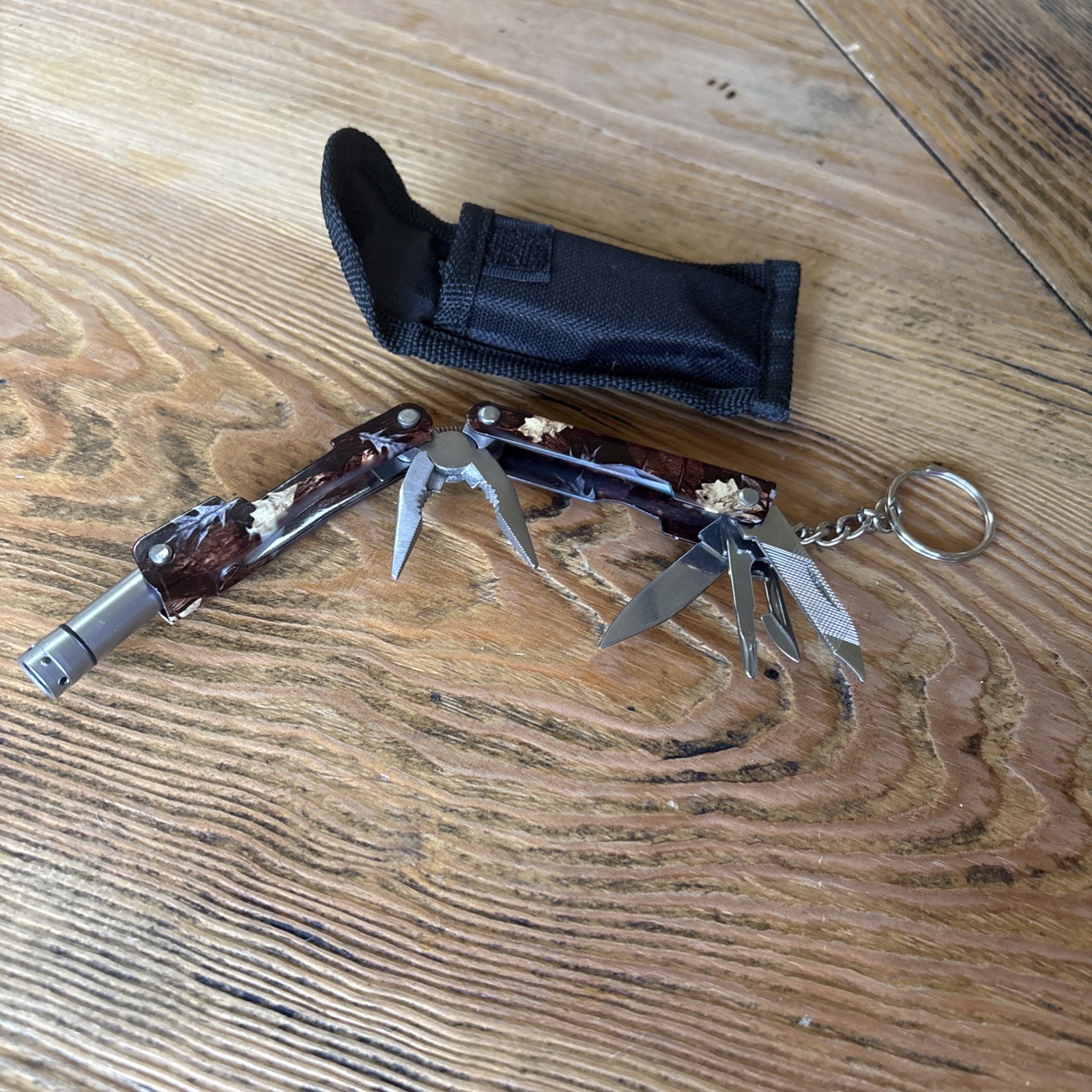 Multi-tool Keychain With Light And Case