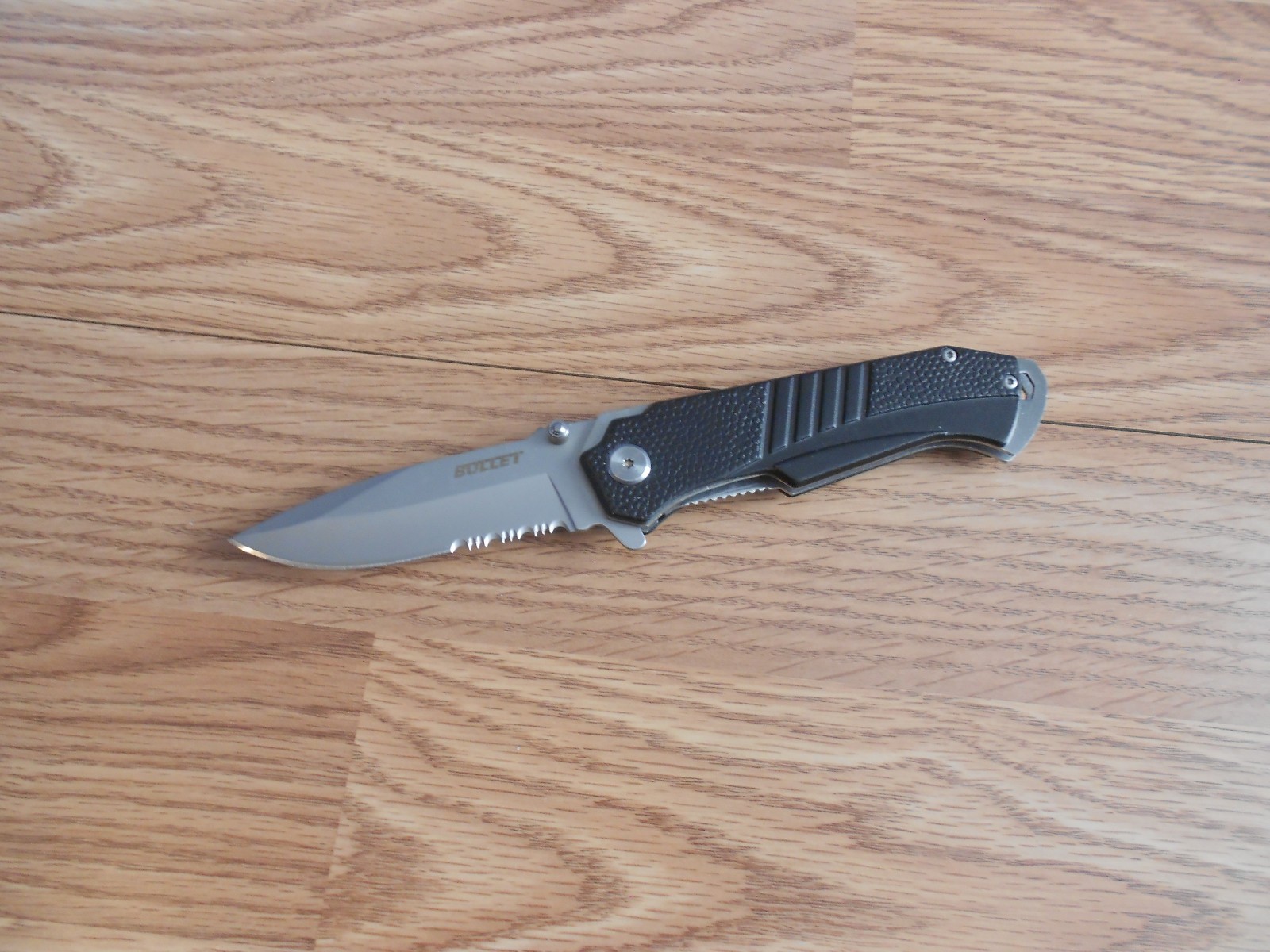 BULLET POCKET KNIFE 7 3/4″ OPEN 3 1/4″ SERRATED BLADE 4 1/2″ CLOSED STAINLESS