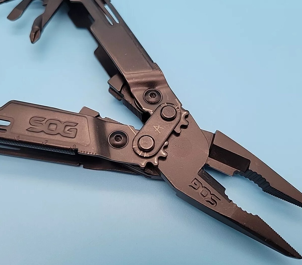 SOG Power Access Deluxe Multi-Tool – Black – Pliers, File, Knife, Screwdrivers
