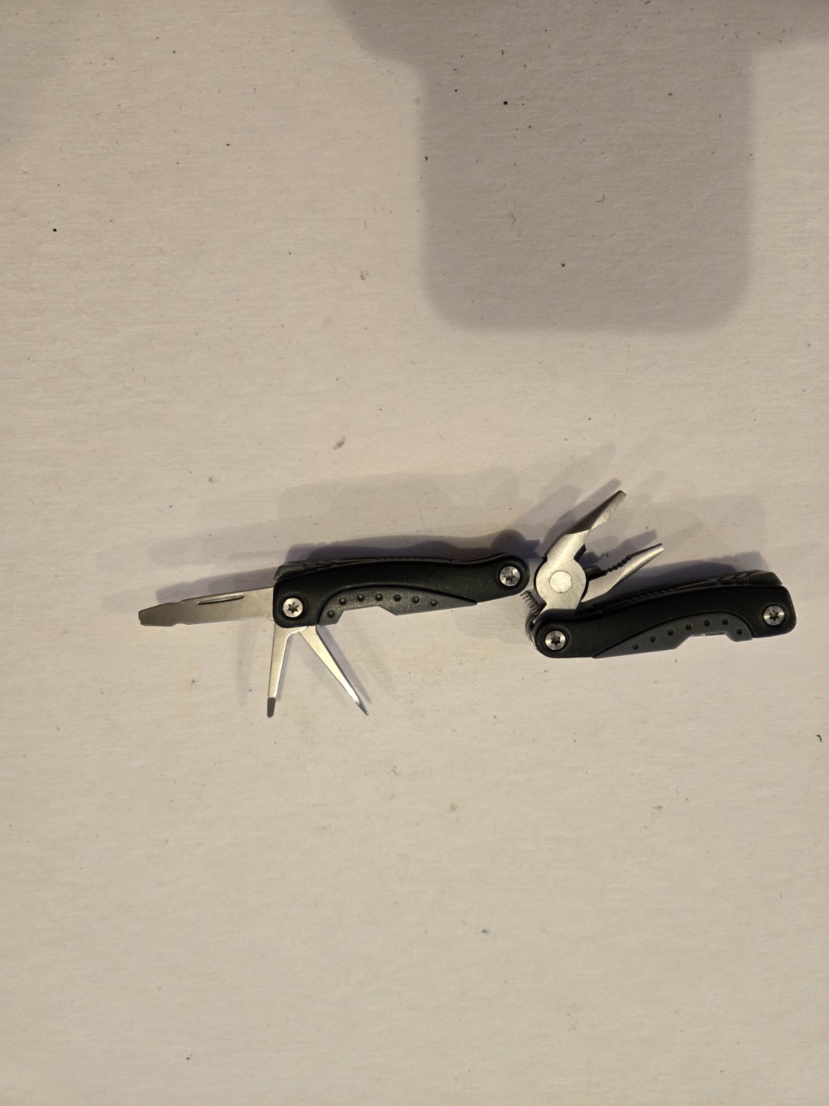 Mini Multitool Knife 7 in 1 Small Pocket Multi Tool with Knife and Pliers, Black