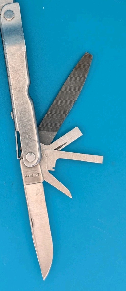 Vintage LEATHERMAN Super TOOL 200 Multi Tool! 02/04 Date Stamp! With Sheath!
