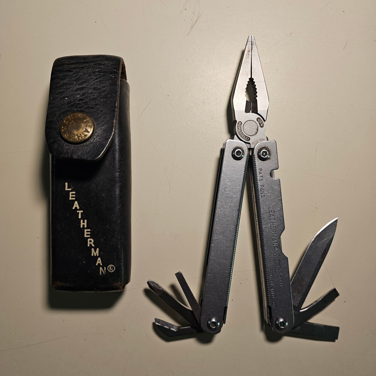 Vintage LEATHERMAN Tool Multi-Tool w/Clip and Original Leather Case