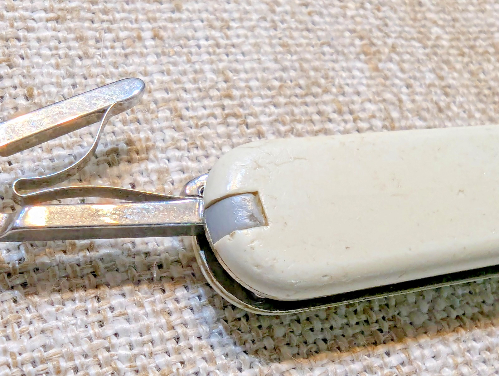 Victorinox Classic SD White Swiss Army Knife Mini Scissors Tool
