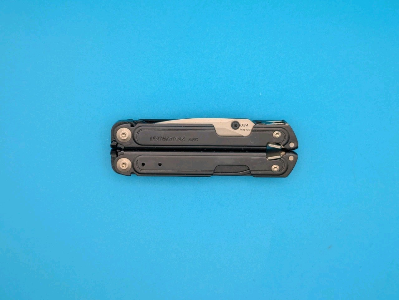 Leatherman Arc Obsidian Multitool. Limited Edition w/Leather Sheath. NEW IN BOX!