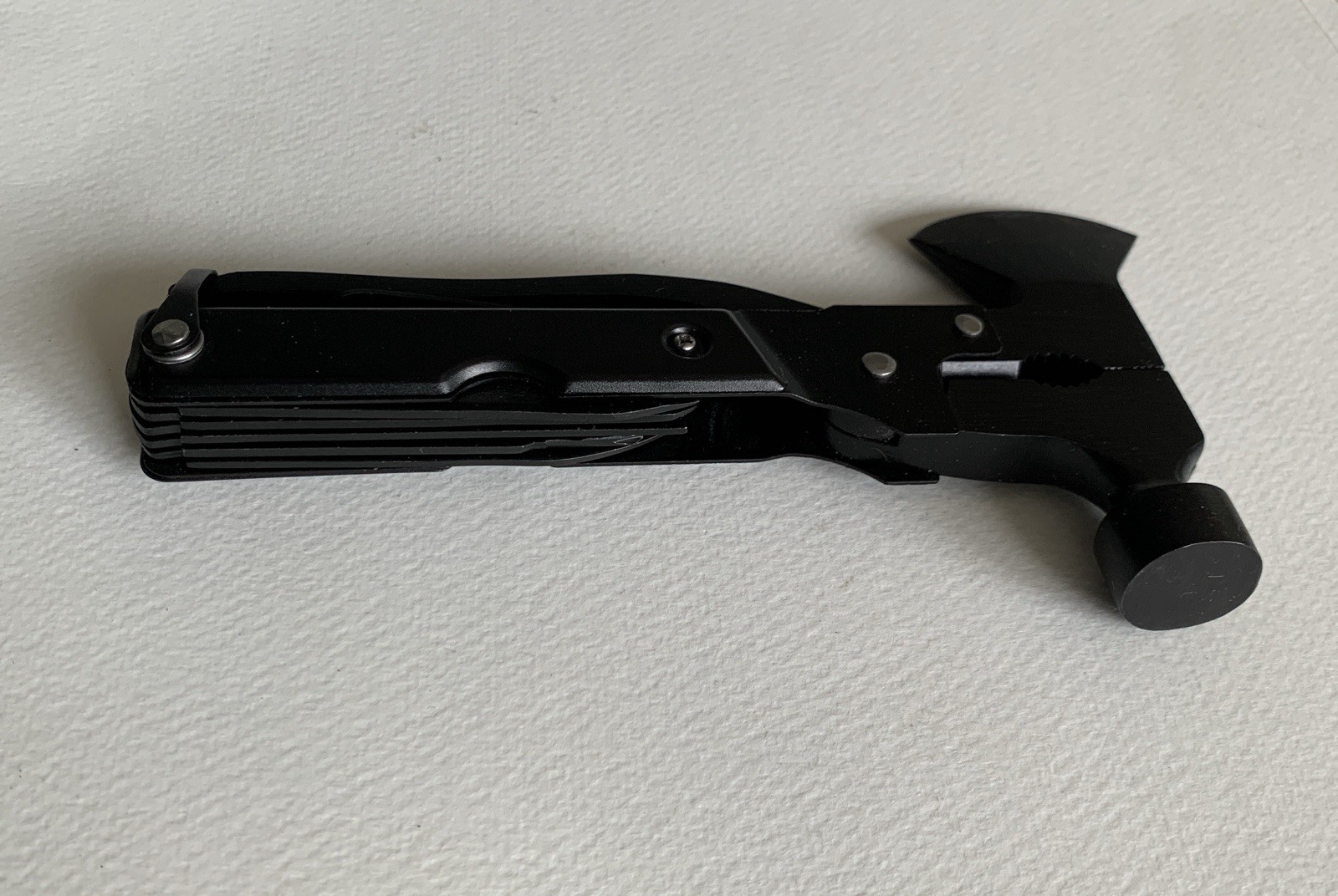 Multi Tool Hatchet Hammer Axe with Knife & Screwdrivers + Case
